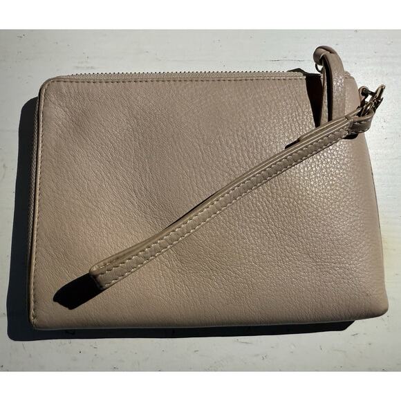 Tory Burch Britten Zip Pouch Tan Pebbled Leather Wristlet Wallet Wrist Strap - Picture 5 of 10